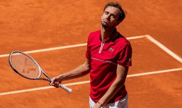 AYX GAMES-红土蜜月期仅持续1天 梅德维德夫又被“打回原形”？