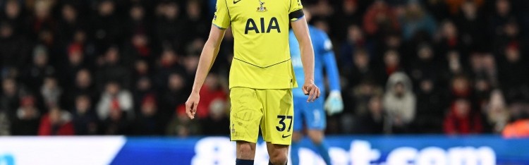 爱游戏娱乐-欧冠将战法兰克福，记者：范德芬和波罗今日都缺席了热刺训练